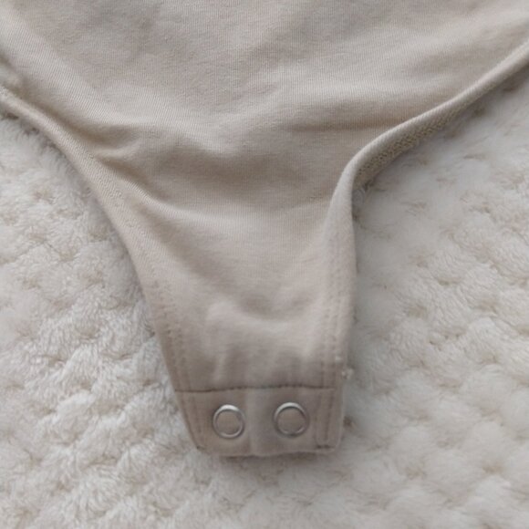 Express Body Contour Bodysuit - Picture 3 of 6